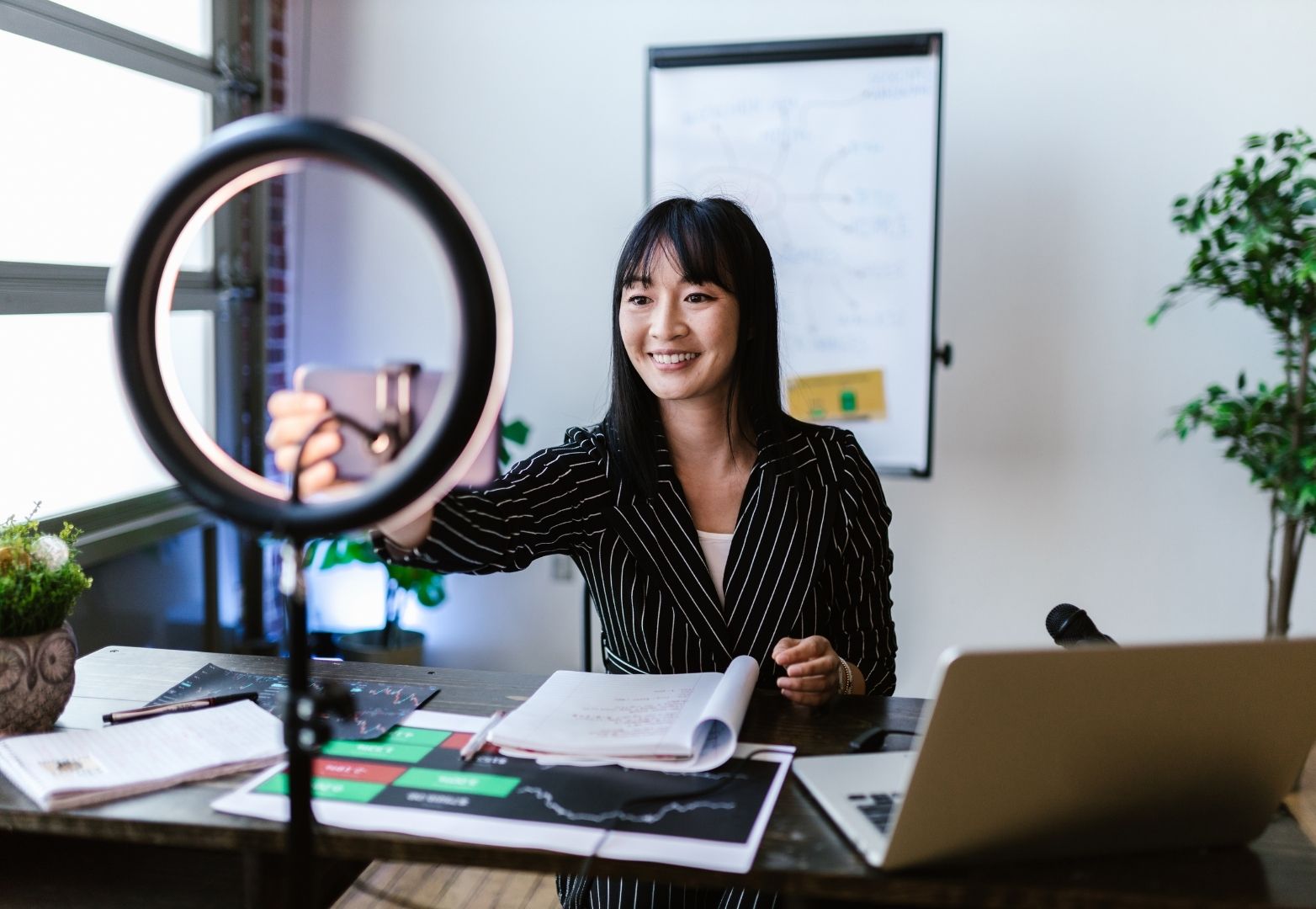 GenAI Content, Livestream Commerce and the Creator Economy